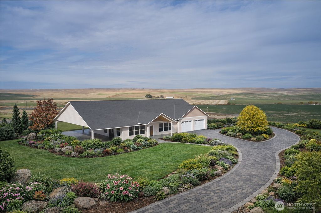 Photo of 268 Bending Brooke Lane, Walla Walla, WA 99362 (MLS # 2484634)