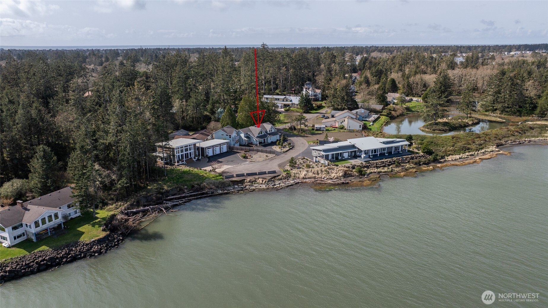 784 Wakina Loop SE