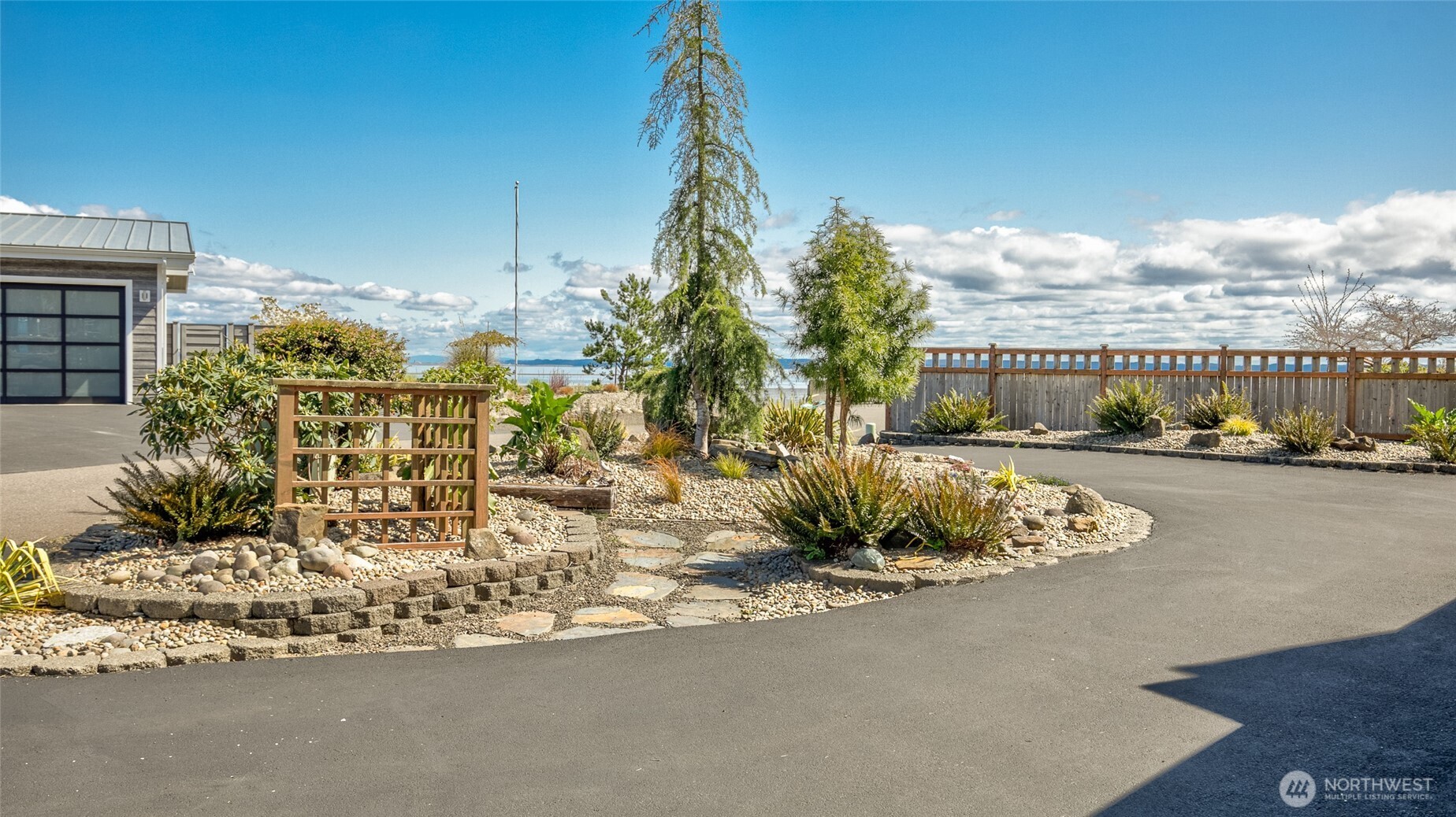 784 Wakina Loop SE