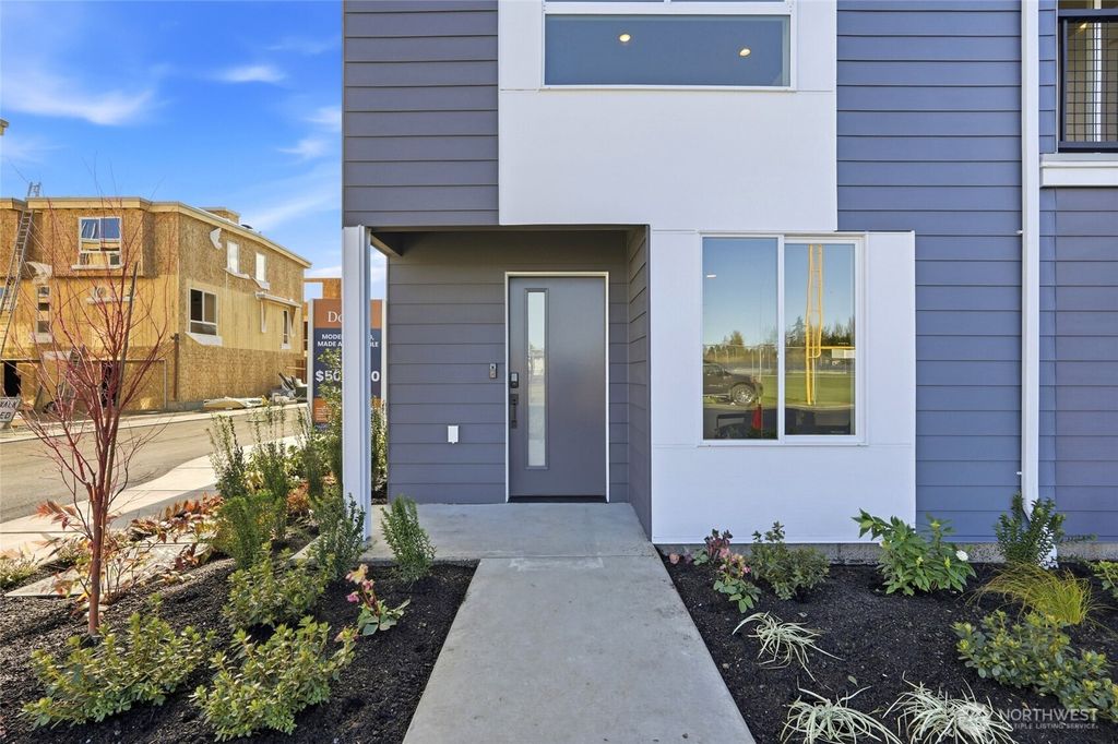 Photo of 222 124th Street SW #D1, Everett, WA 98204 (MLS # 2483814)