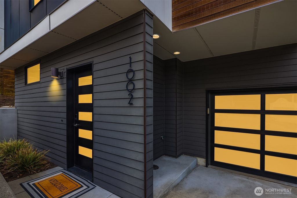 Photo of 1002 5th Avenue N, Seattle, WA 98109 (MLS # 2426606)