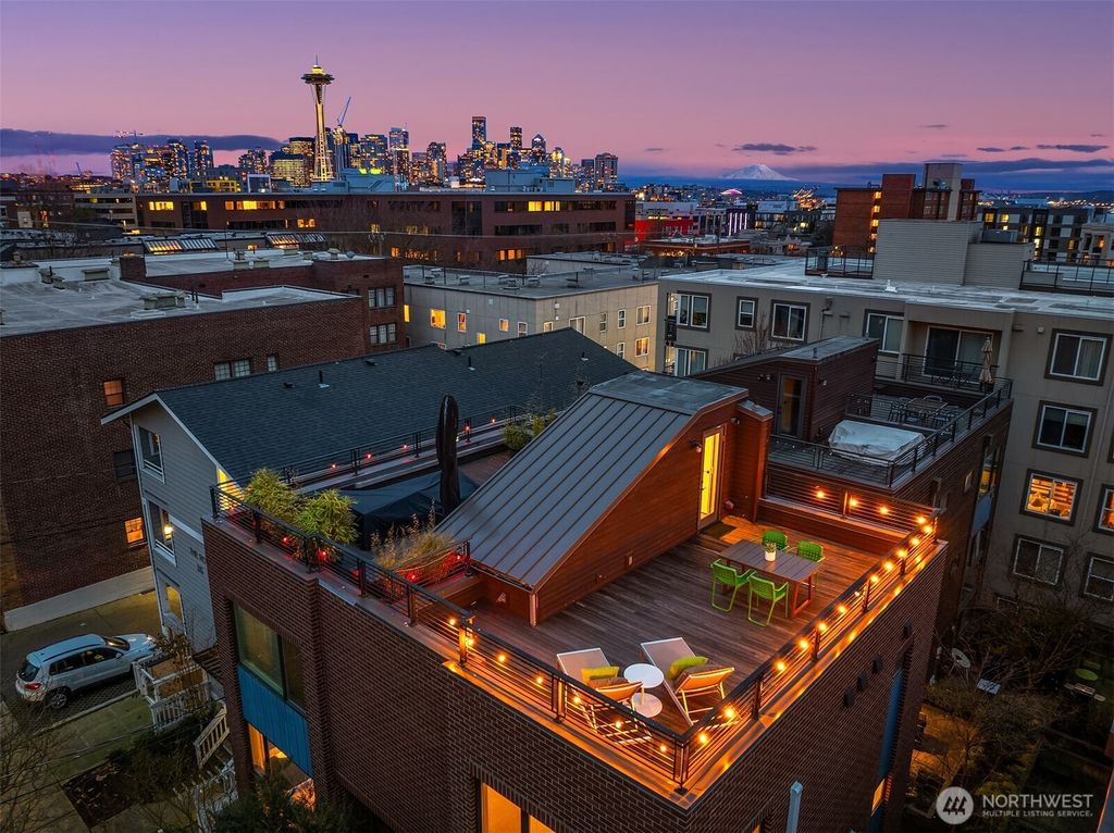 Photo of 325 W Roy Street, Seattle, WA 98119 (MLS # 2333321)