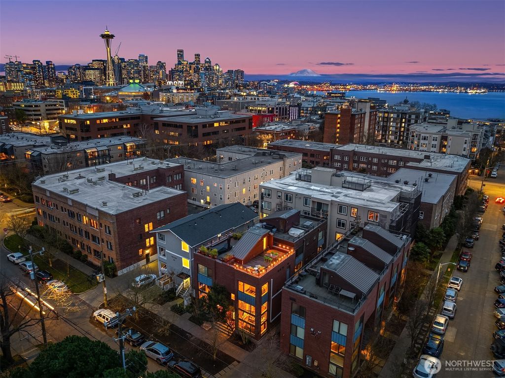 Photo of 325 W Roy Street, Seattle, WA 98119 (MLS # 2333321)