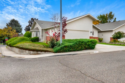 Photo of 3001 S Neel Place, Kennewick, WA 99337 (MLS # 2597674)