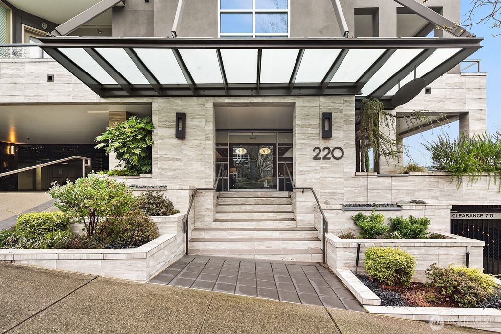 Photo of 220 1st Street #310, Kirkland, WA 98033 (MLS # 2492944)