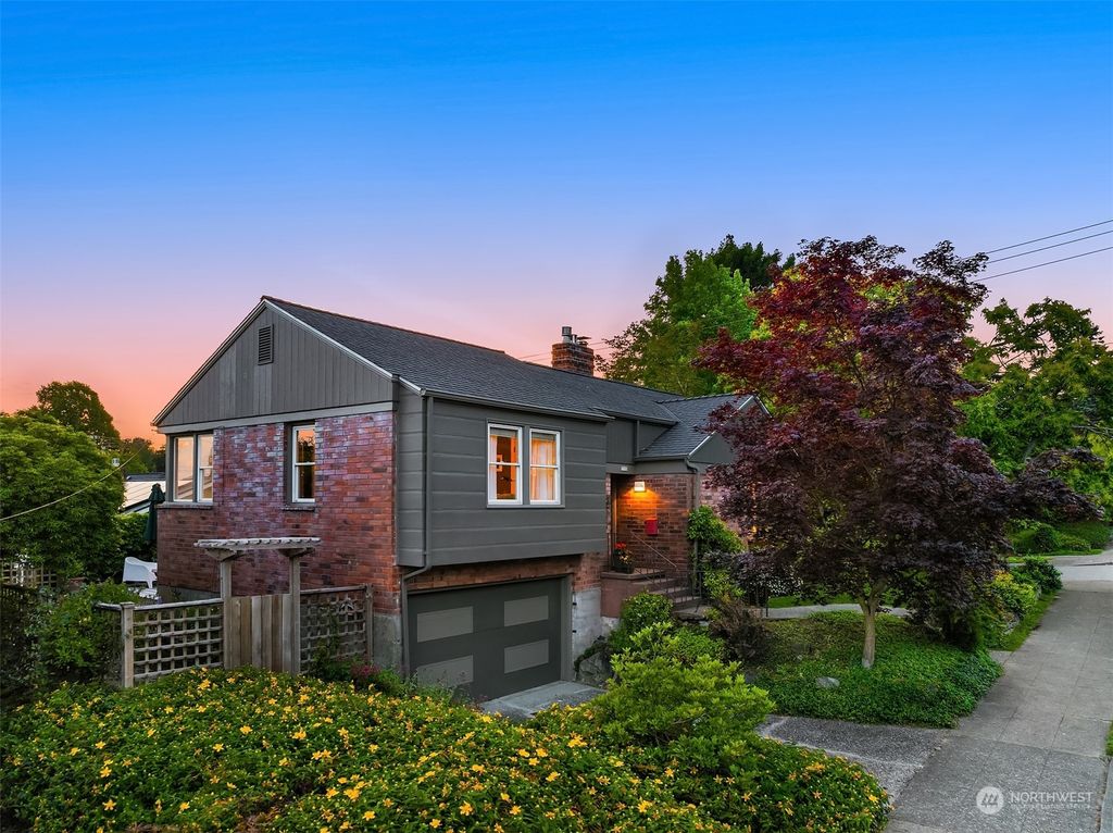 Photo of 7555 1st Avenue NE, Seattle, WA 98115 (MLS # 2255872)