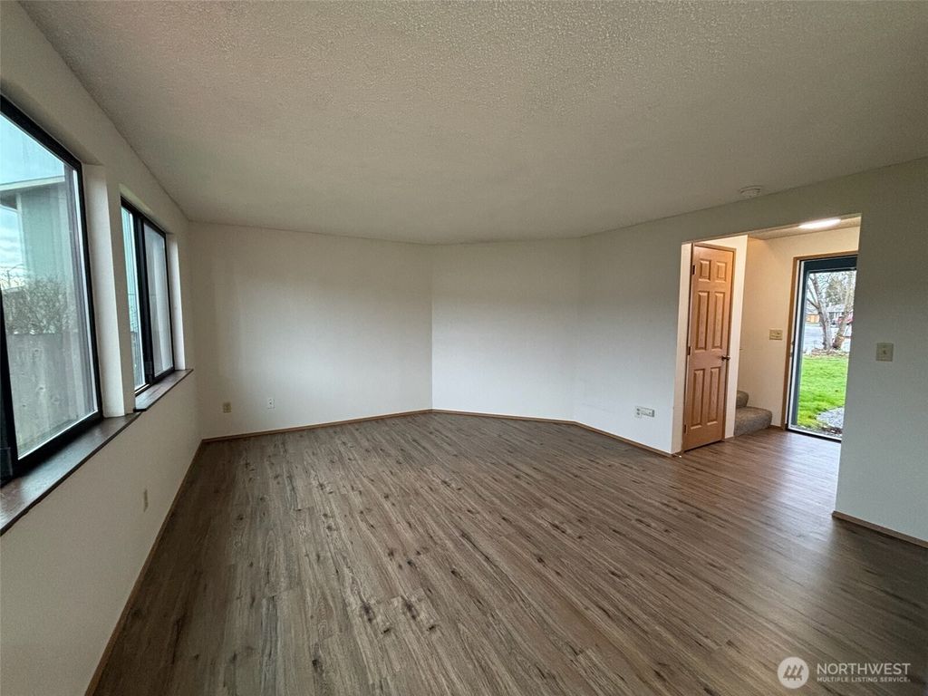 Photo of 15719 63rd St Court E, Sumner, WA 98390 (MLS # 2500858)