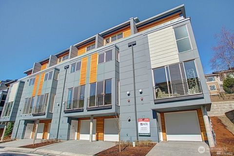 Photo of 4270 213th Place SE, Issaquah, WA 98029 (MLS # 2547403)