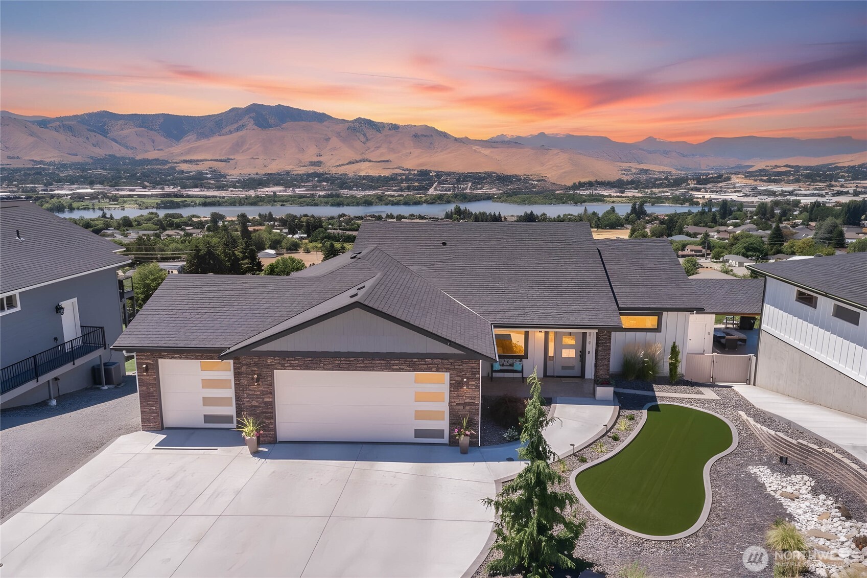3018 N Breckenridge Drive