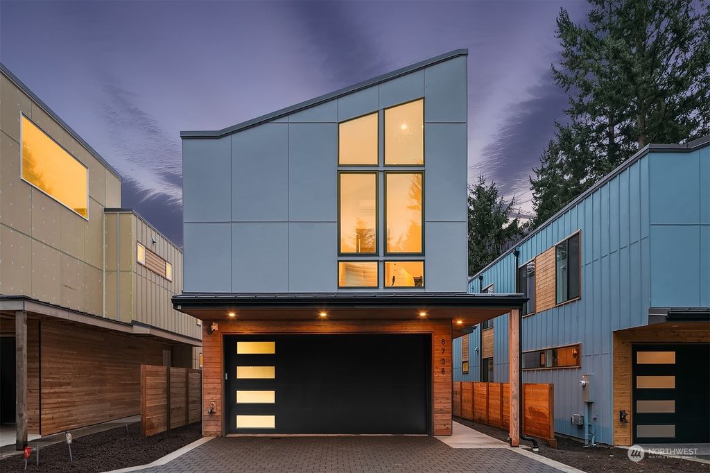 Photo of 8738 124th Avenue NE, Kirkland, WA 98033 (MLS # 2200330)