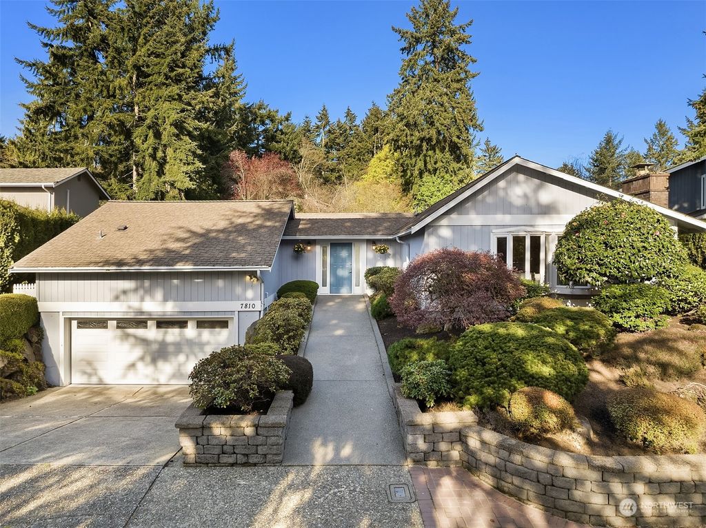 Photo of 7810 85th Place SE, Mercer Island, WA 98040 (MLS # 2056559)
