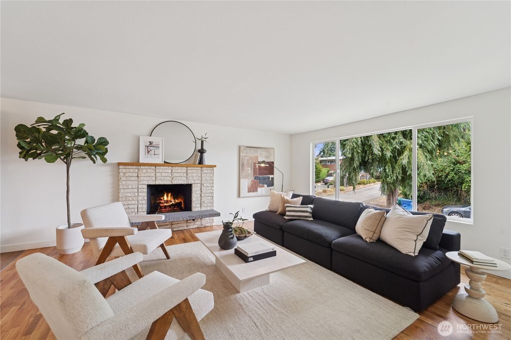 Photo of 6545 33rd Avenue S, Seattle, WA 98118 (MLS # 2417700)