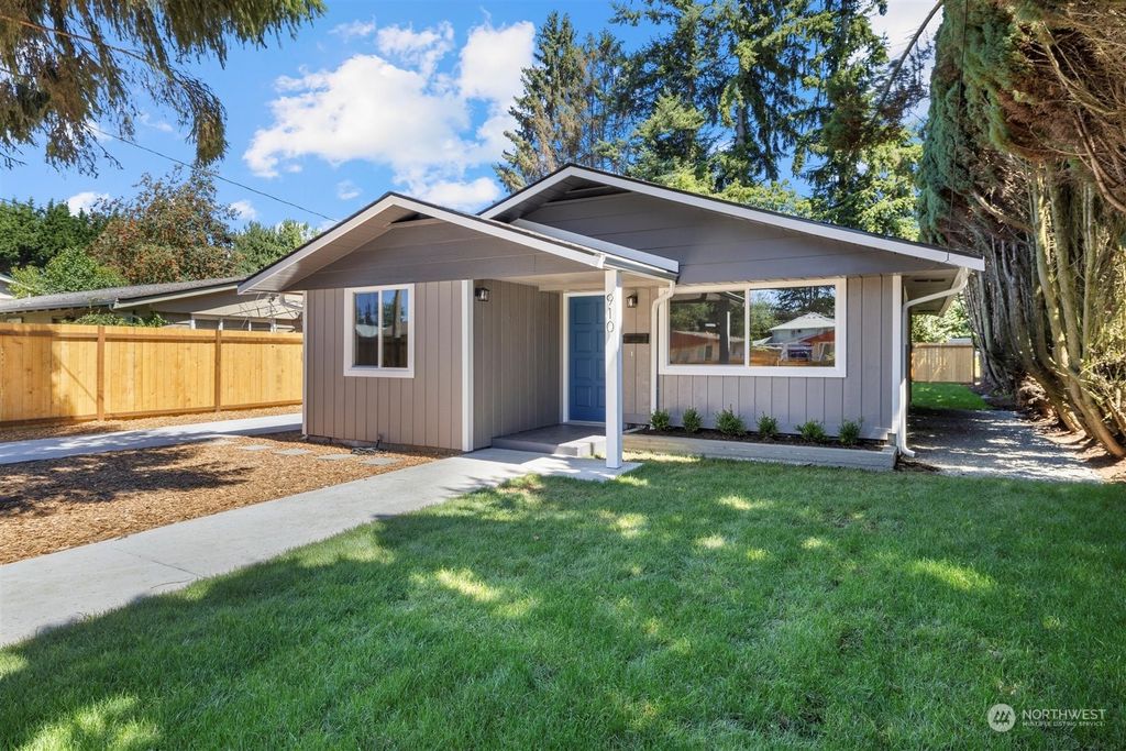 Photo of 910 Cedar Avenue, Marysville, WA 98270 (MLS # 2269189)