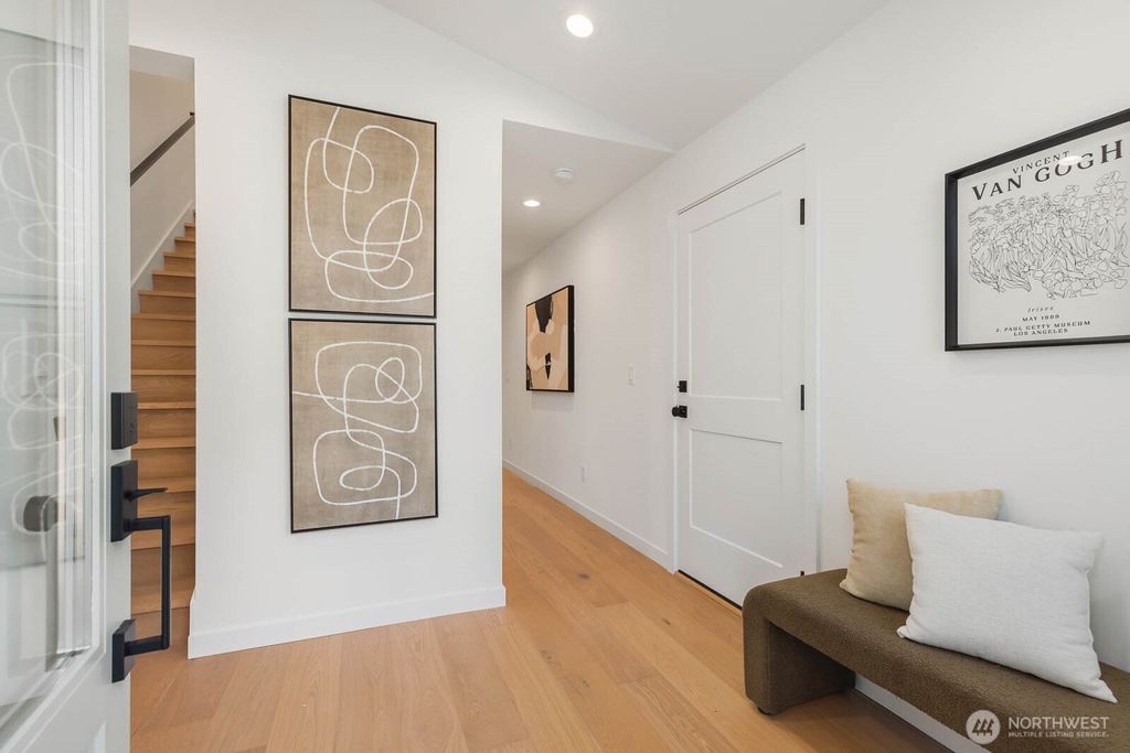 listing image 9362999735133069081