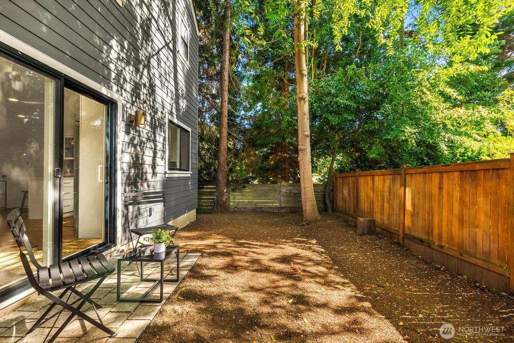 listing image 9367217372781171663