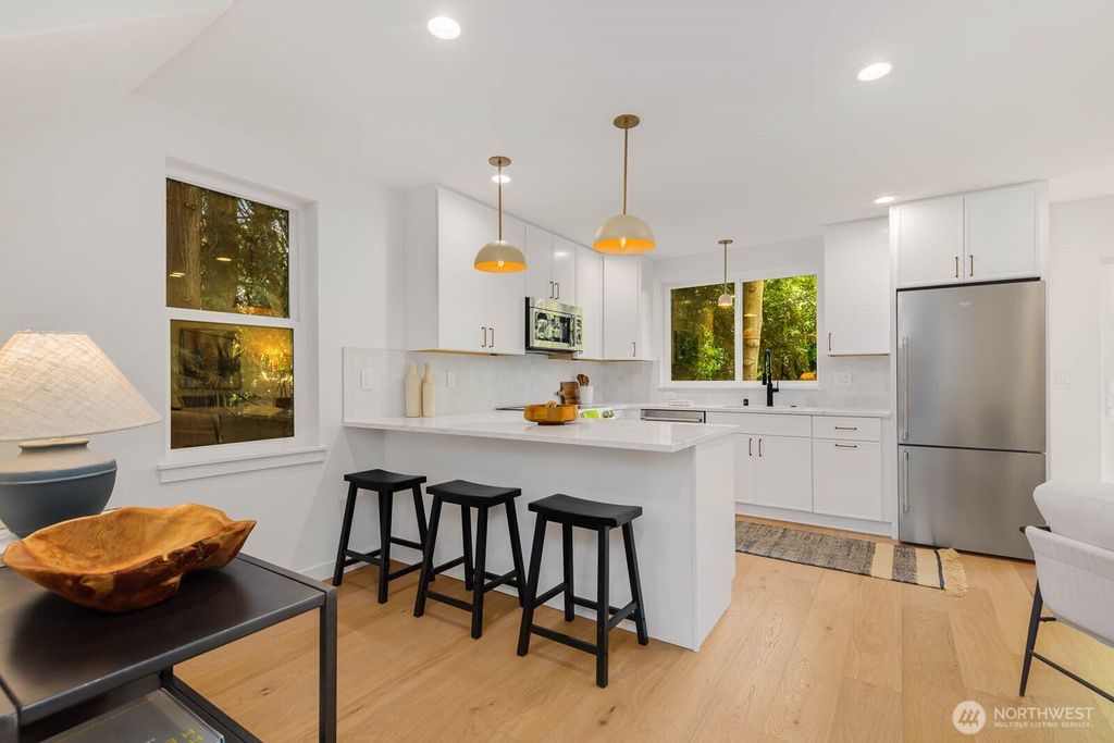 listing image 9369982673458741049