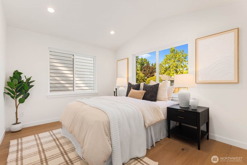 listing image 9360849629375432805