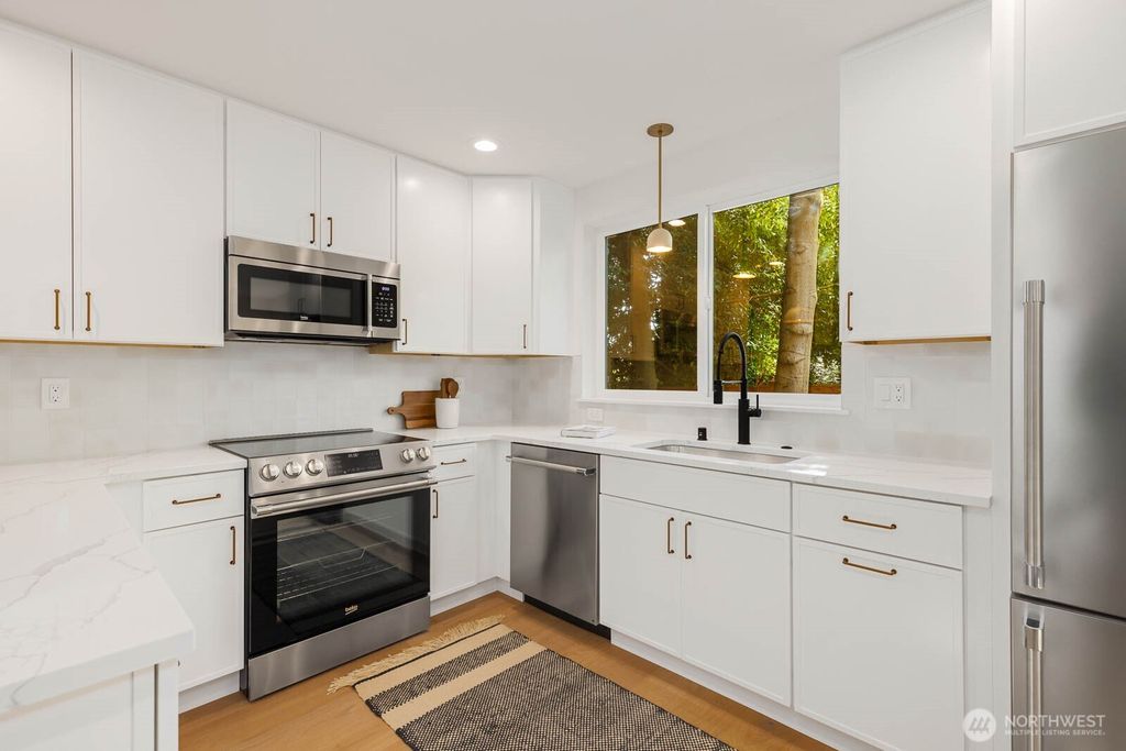 listing image 9365341267074116231