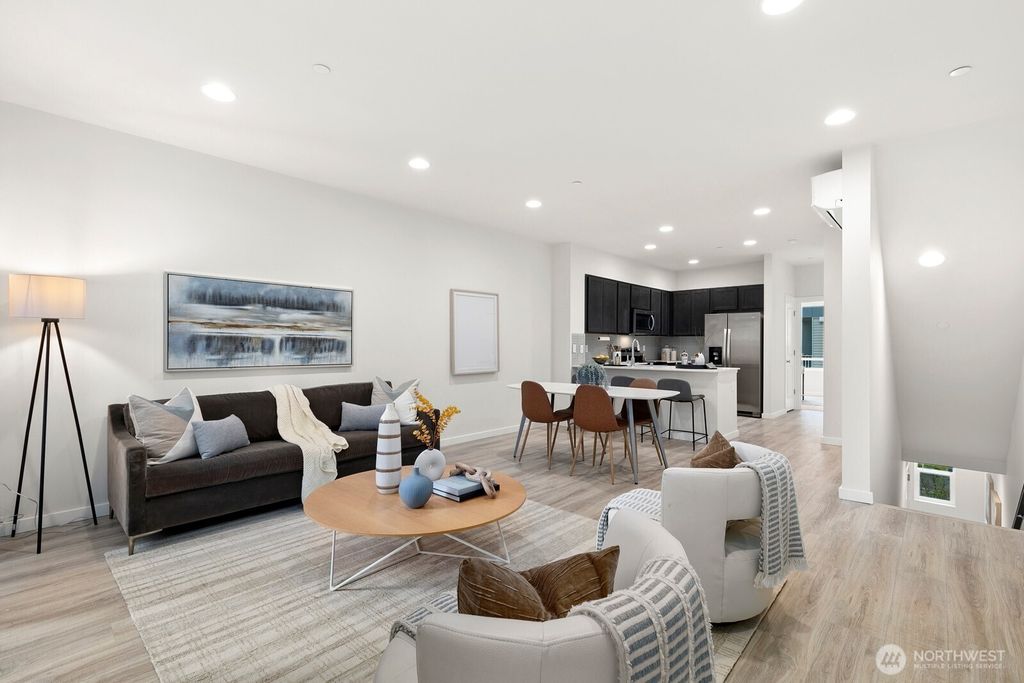 Photo of 13117 3rd Avenue SE #J2, Everett, WA 98208 (MLS # 2502687)