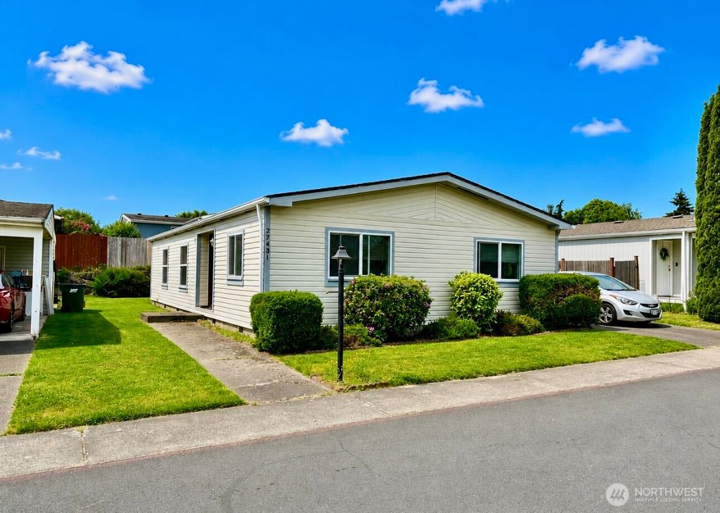 Photo of 27431 150th Ave SE AVE, Kent, WA 98042 (MLS # 2529094)