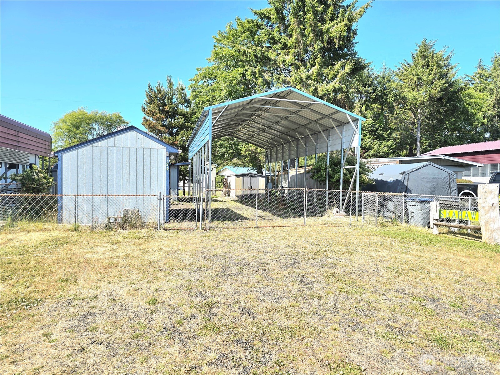 124 Victoria Loop NE