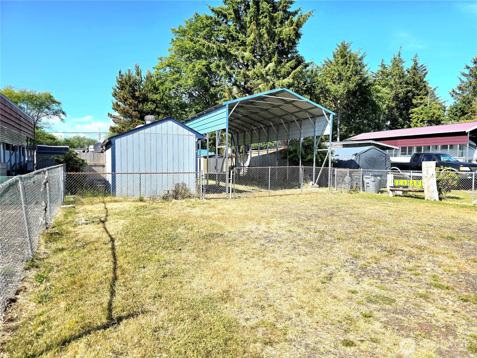 124 Victoria Loop NE