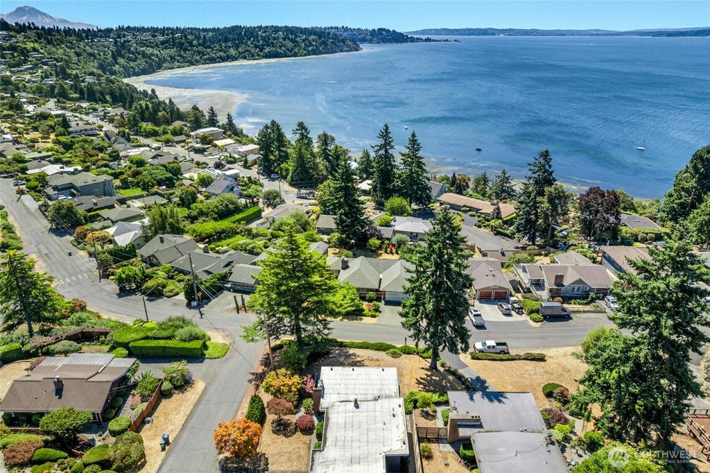 Photo of 11988 Marine View Drive SW, Burien, WA 98146 (MLS # 2421526)