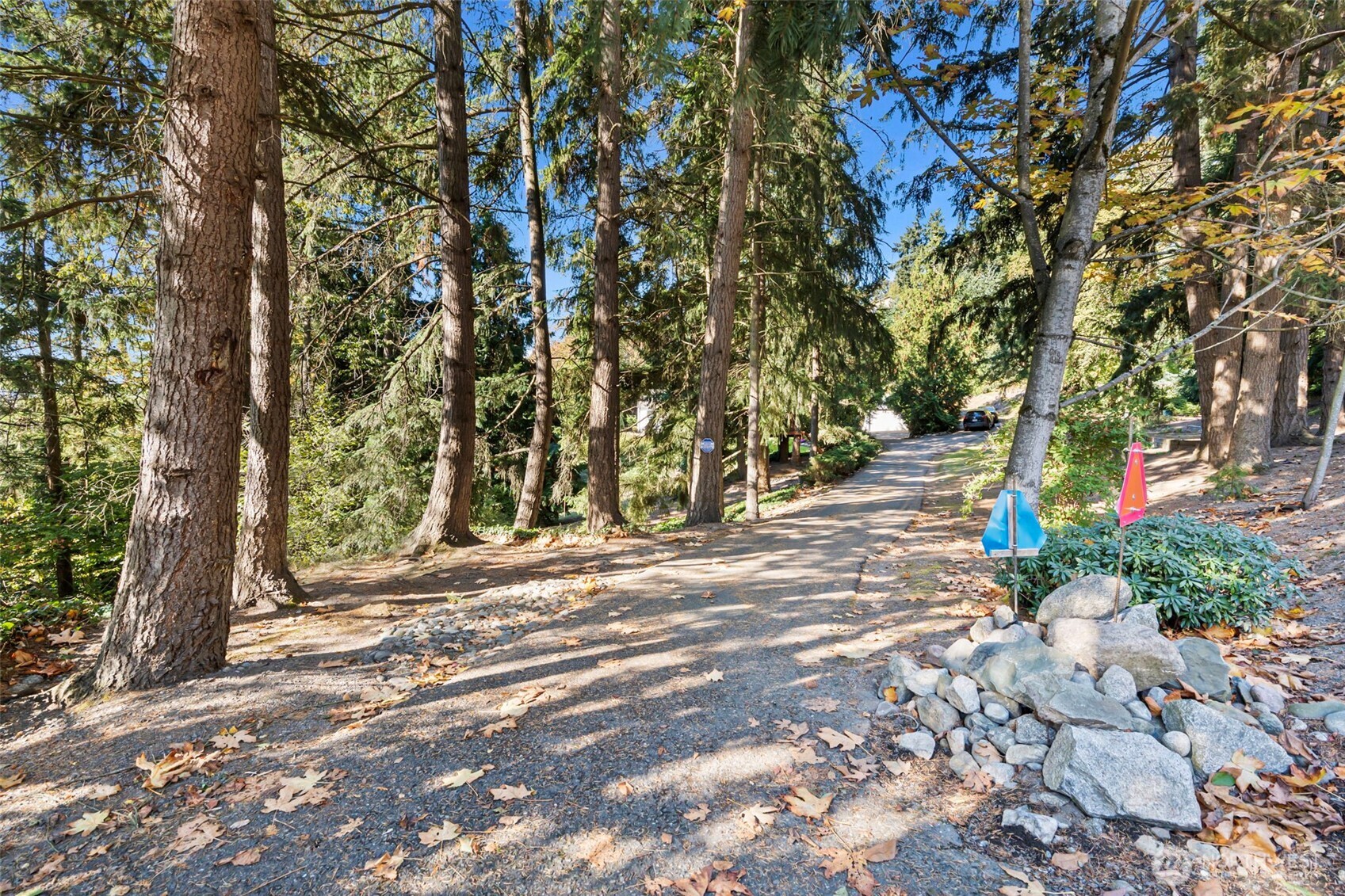 5610 Edgewood Drive E