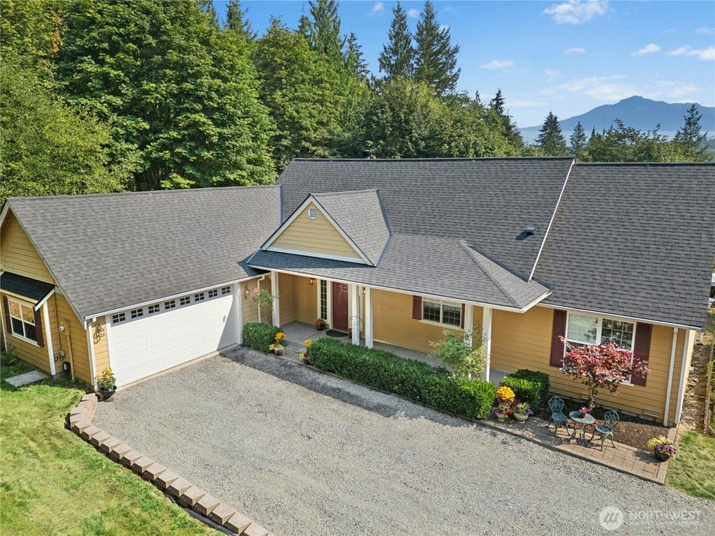 Photo of 2 201st Avenue NE, Snohomish, WA 98290 (MLS # 2572716)