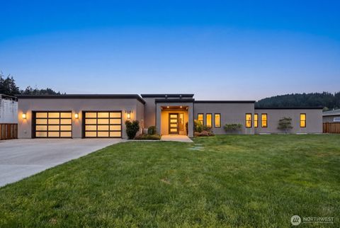Photo of 2181 Mariner Beach Drive, Oak Harbor, WA 98277 (MLS # 2516463)