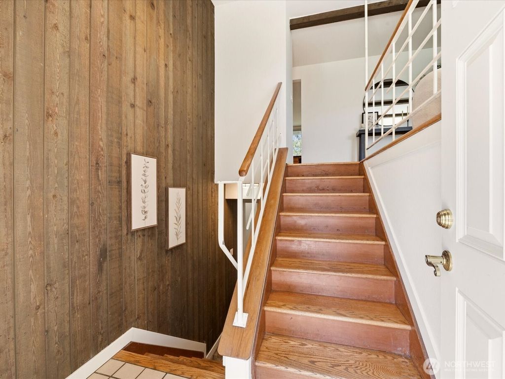 Photo of 12570 SE 70th Street, Newcastle, WA 98056 (MLS # 2512052)