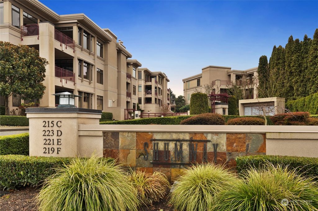 Photo of 219 5th Avenue S #F101, Kirkland, WA 98033 (MLS # 2193202)