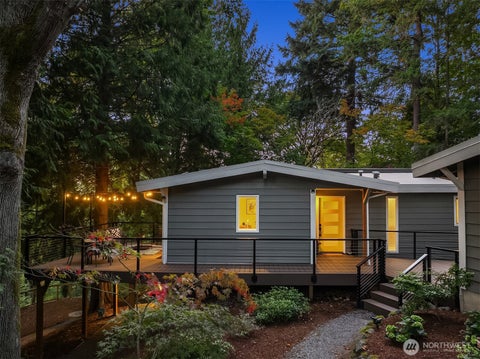 Photo of 9 Mt Pilchuck Avenue NW, Issaquah, WA 98027 (MLS # 2587195)