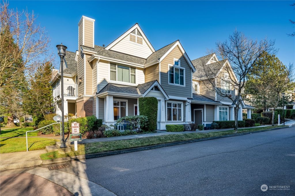 Photo of 1424 Huckleberry Circle Cir #1424, Issaquah, WA 98029 (MLS # 2327401)