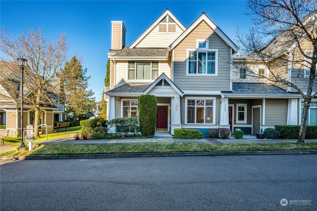 Photo of 1424 Huckleberry Circle Cir #1424, Issaquah, WA 98029 (MLS # 2327401)