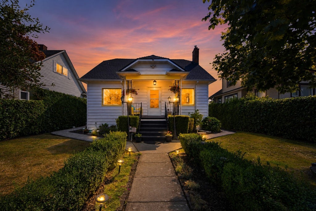 Photo of 1515 Lombard Avenue, Everett, WA 98201 (MLS # 2598243)