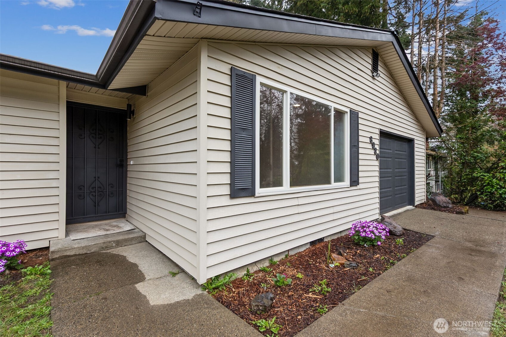 8930 Quinault Loop NE