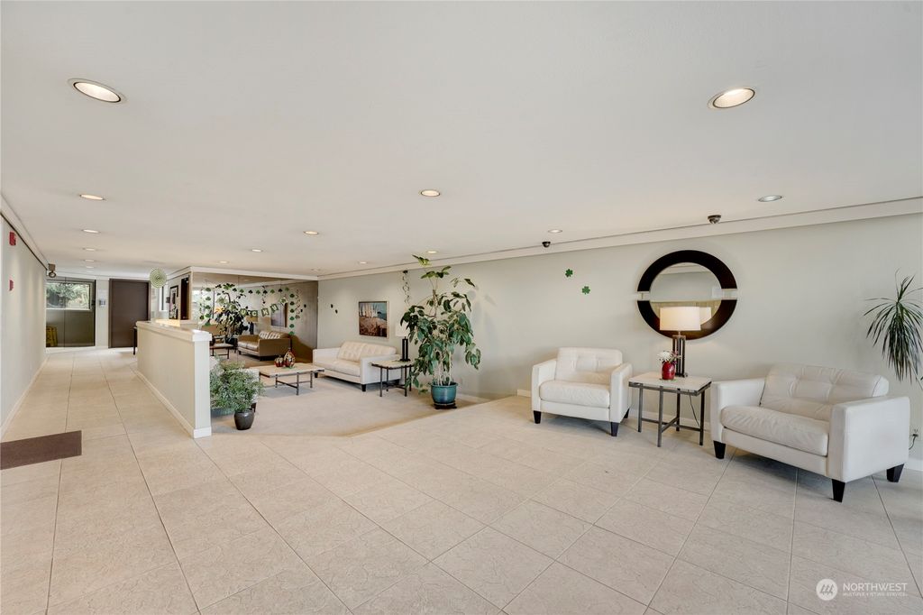 Photo of 601 S 227th Street #407S, Des Moines, WA 98198 (MLS # 2045701)