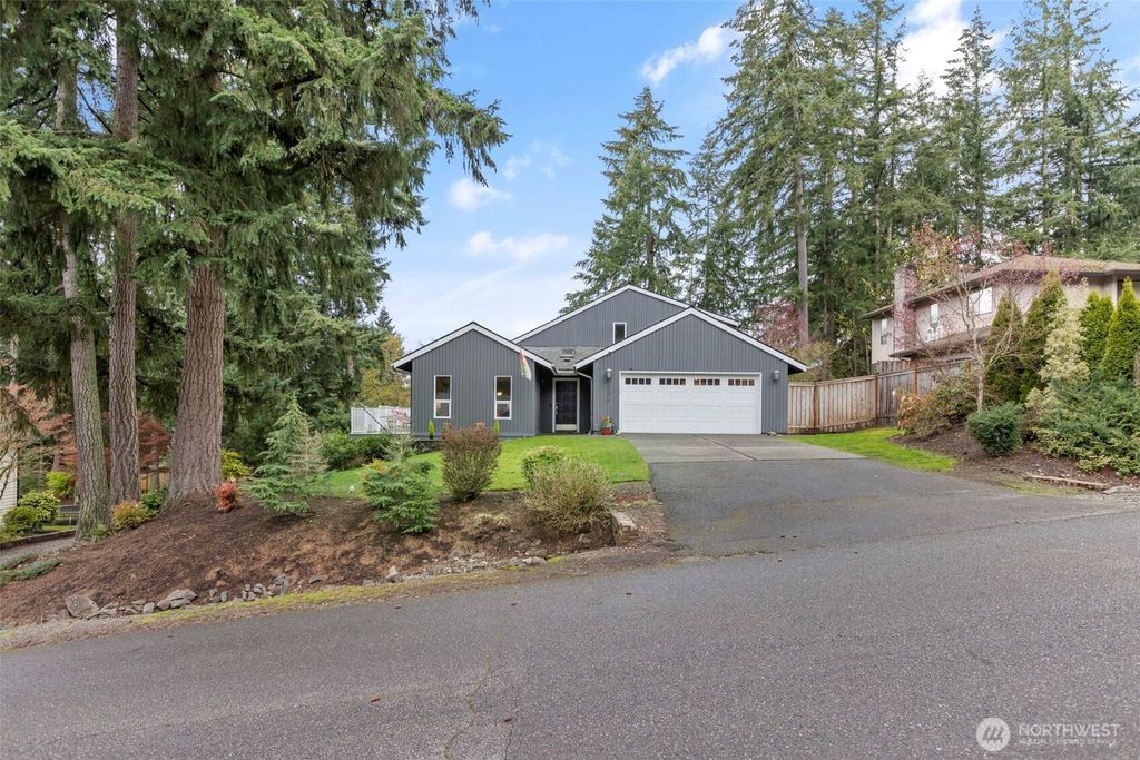 Photo of 14319 165th Place SE, Renton, WA 98059 (MLS # 2356467)