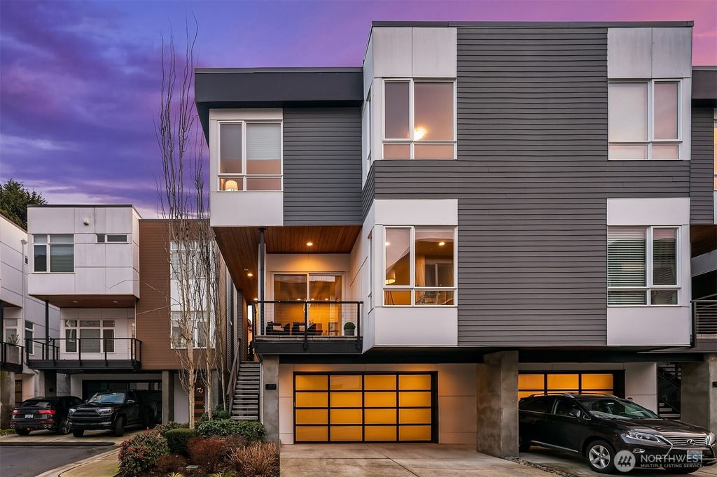 Photo of 217 4th Court S #7, Kirkland, WA 98033 (MLS # 2412575)