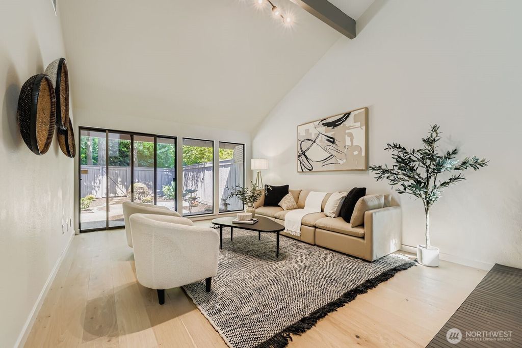 Photo of 14208 NE 2nd Place, Bellevue, WA 98007 (MLS # 2482737)