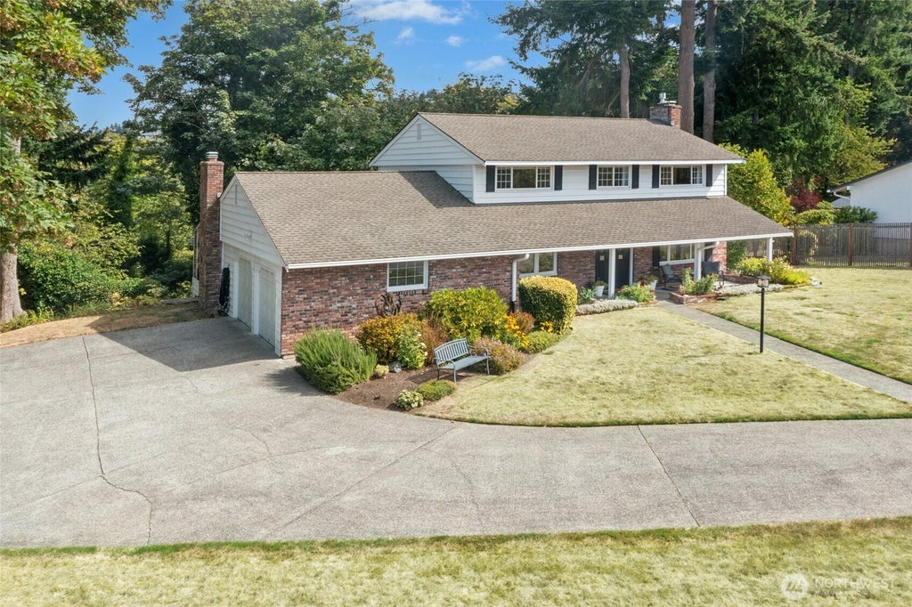 Photo of 12406 SE 47th Street, Bellevue, WA 98006 (MLS # 2586674)