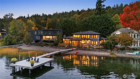 Photo of 3123 E Lake Sammamish Parkway NE, Sammamish, WA 98074 (MLS # 2447795)