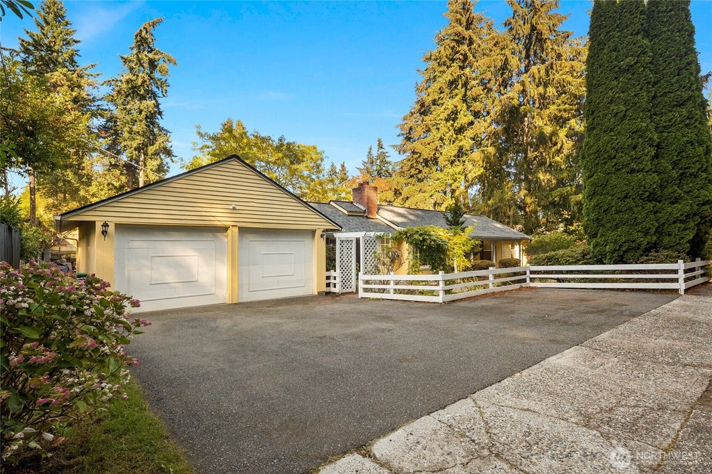 Photo of 2108 NE 165th Street, Shoreline, WA 98155 (MLS # 2585260)