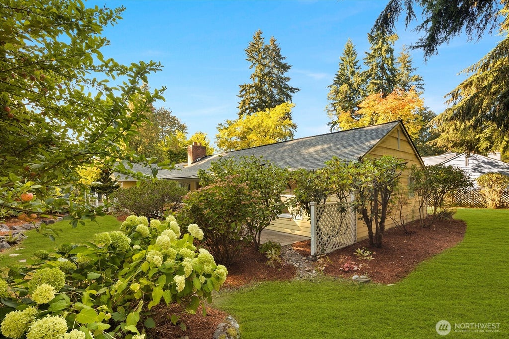 Photo of 2108 NE 165th Street, Shoreline, WA 98155 (MLS # 2585260)