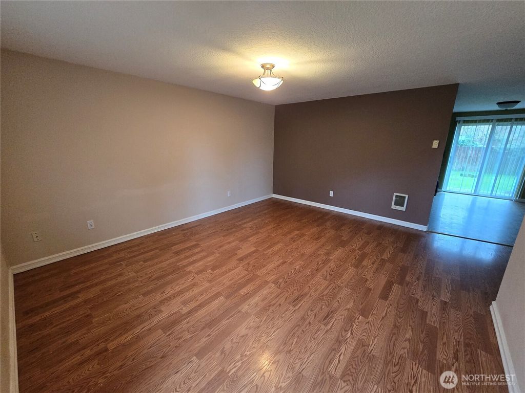 Photo of 1106 S 11th Avenue, Kelso, WA 98626 (MLS # 2491177)