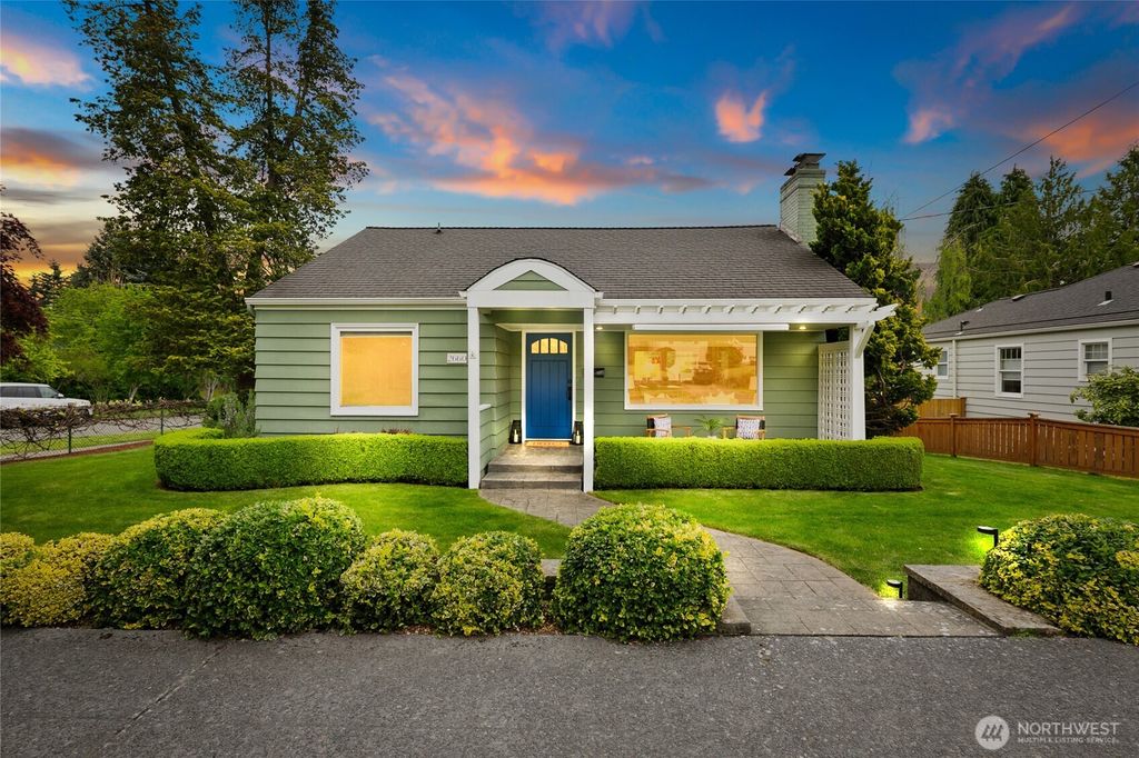 Photo of 2660 36th Avenue W, Seattle, WA 98199 (MLS # 2517934)