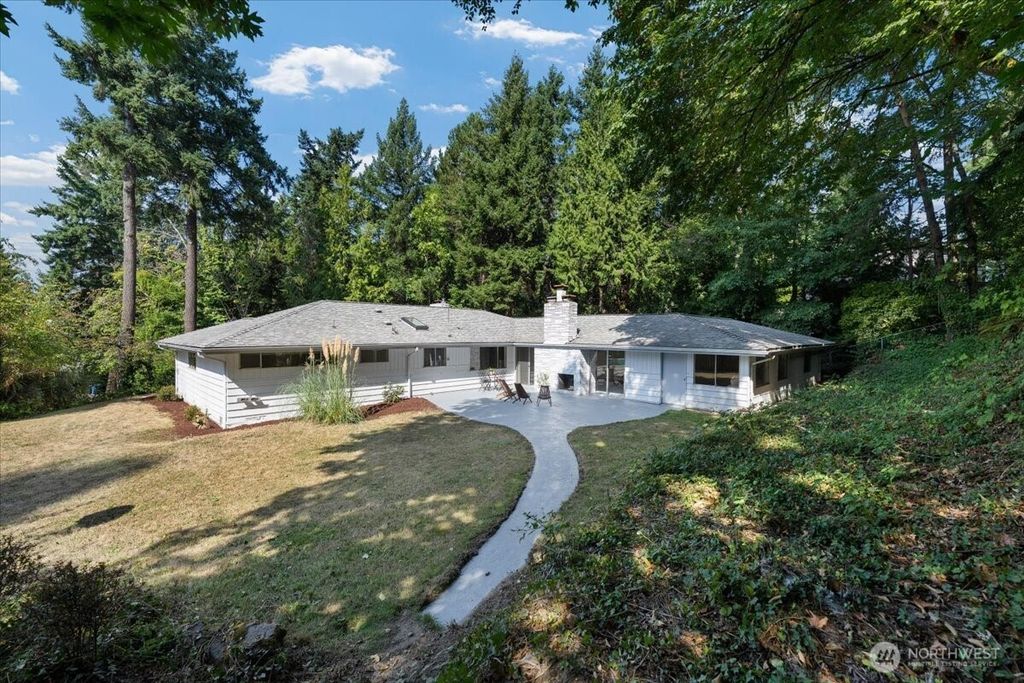 Photo of 4332 W Mercer Way, Mercer Island, WA 98040 (MLS # 2431727)