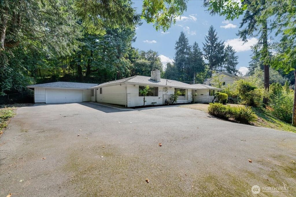 Photo of 4332 W Mercer Way, Mercer Island, WA 98040 (MLS # 2431727)
