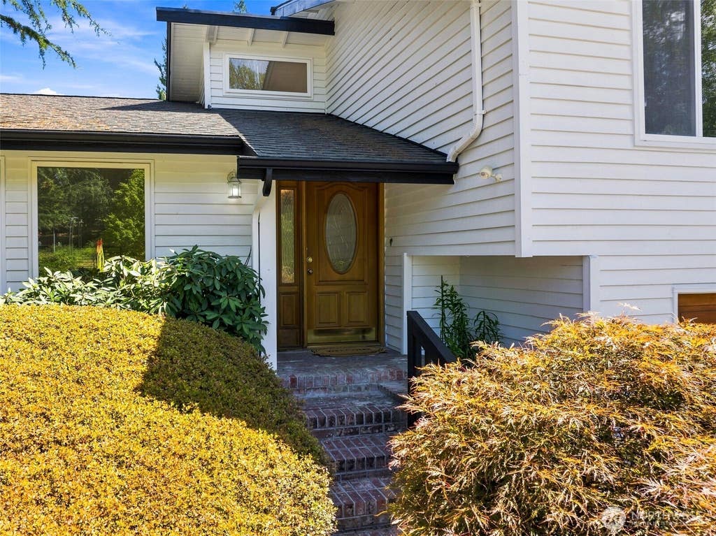 Photo of 6010 152nd Avenue NE, Redmond, WA 98052 (MLS # 2568143)